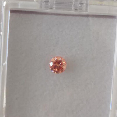 VVS VS SI Elmas Temizlik Laboratuvarı, Mücevher Tasarımcıları ve Özel Mücevher Yapımcıları için İdeal Karbon Geliştirilmiş Sıvı Elmaslar yarattı